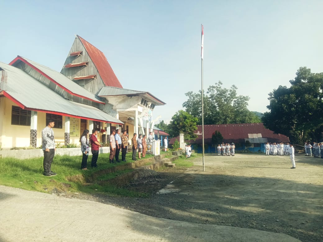 Pelaksanaan Upacara Di Lingkungan Smk Negeri 1 Amandraya Senin 27 Mei